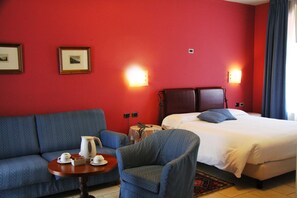 Minibaari, työpöytä, silitysrauta/-lauta, ilmainen Wi-Fi