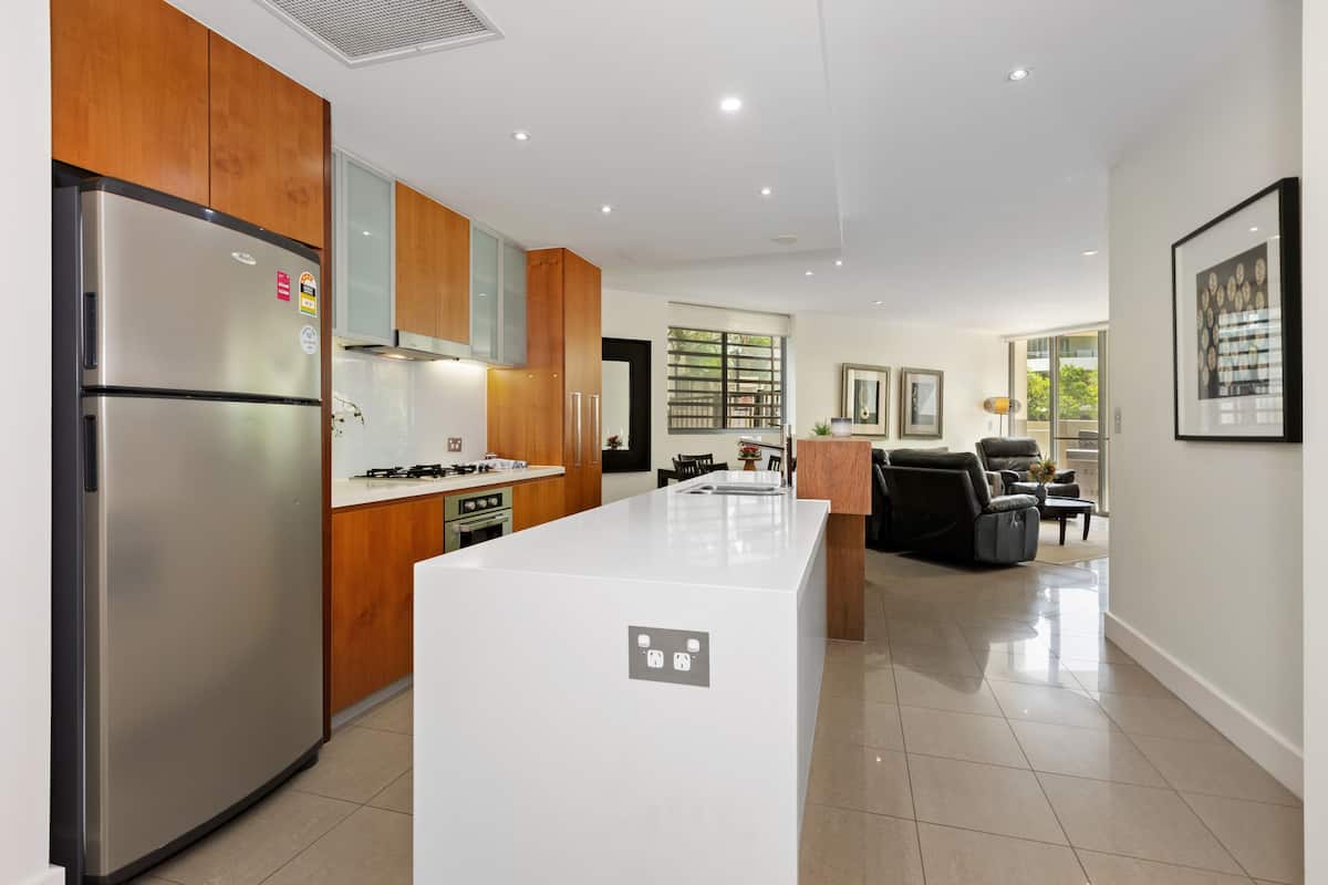 executive apartment, 2 bedrooms, non smoking, terrace | private kitchen | full-sized fridge, microwave, oven, stovetop