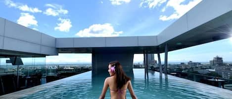 Outdoor pool, sun loungers