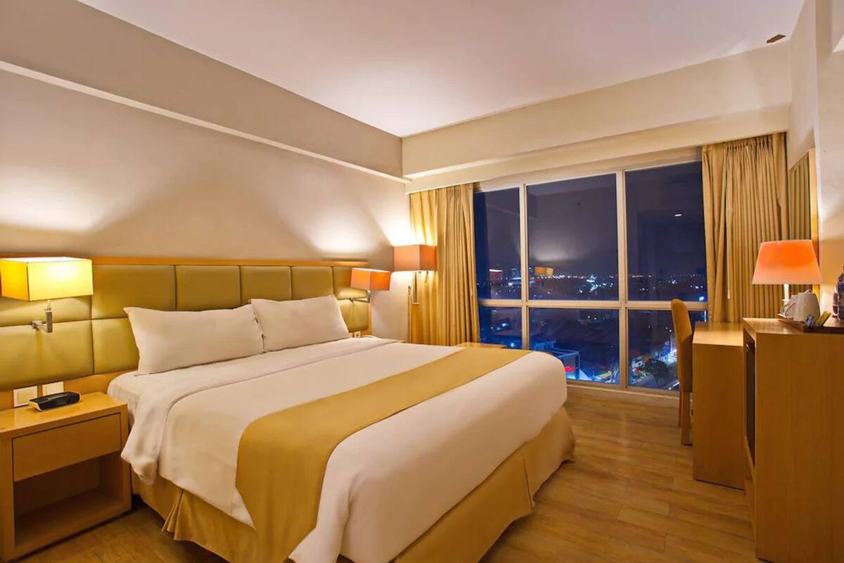 In-room safe, desk, soundproofing, iron/ironing board (on request)