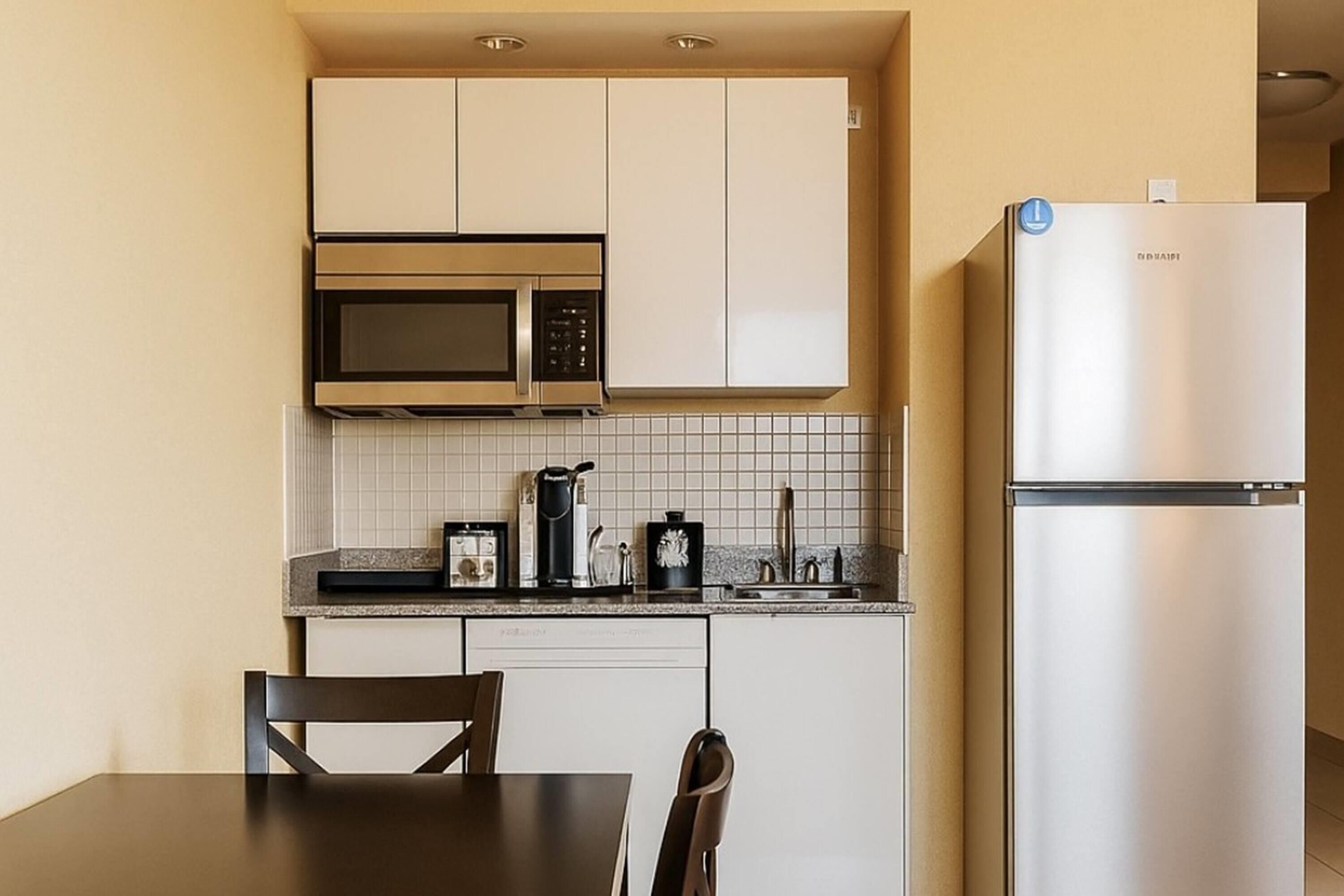 Caja de seguridad en la habitación y escritorio 