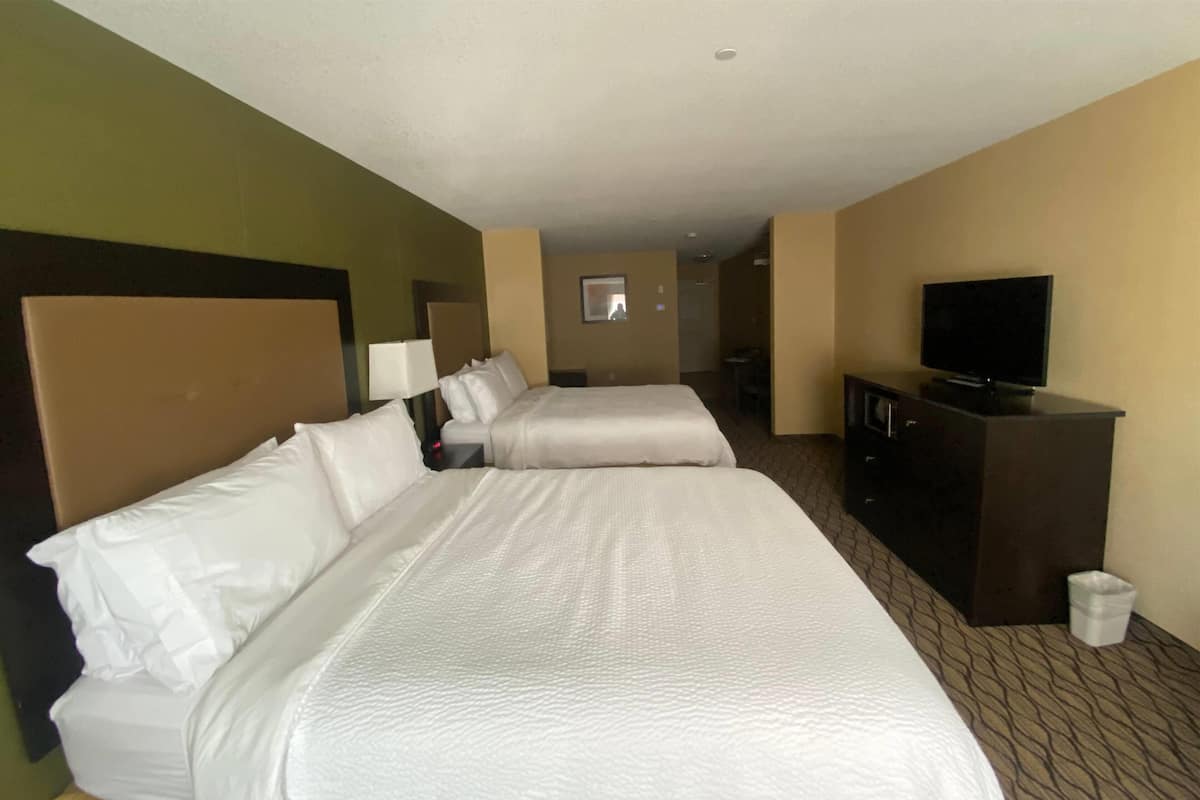 Suite, Multiple Beds, Non Smoking | In-room safe, desk, iron/ironing board, free WiFi