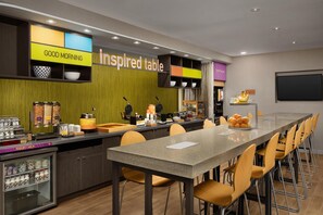 Free daily buffet breakfast
