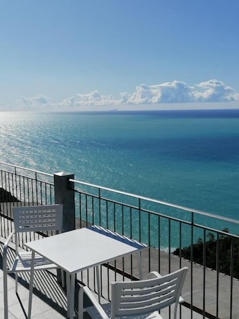 Water view. Hotel Due Gemelli