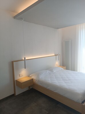 Superior Room | Minibar, in-room safe, desk, soundproofing - Hotel Due Gemelli (Riomaggiore)
