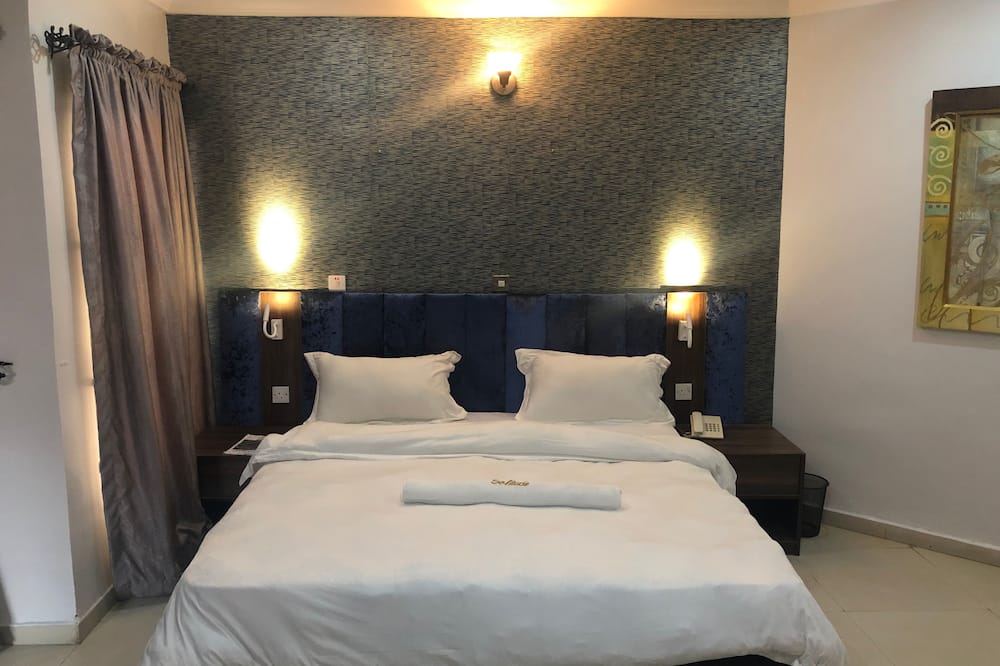 Solitude Hotel Victoria Island