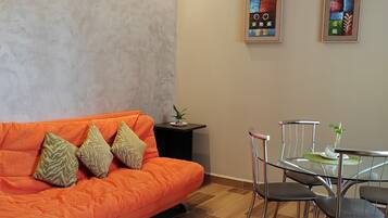 Business Apartment, 1 Queen Bed with Sofa bed (Plus) | 1 bedroom, in-room safe, desk, iron/ironing board