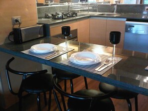 In-room dining - Travel Suites (Santiago)