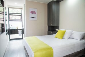 Standardzimmer, 1 Doppelbett | Bettwäsche aus ägyptischer Baumwolle, hochwertige Bettwaren, Zimmersafe