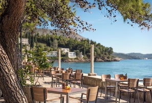 4 restaurants servant le petit déjeuner