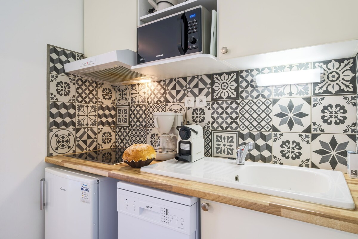 Departamento, 2 habitaciones (Privilege) | Cocineta privada | Cafetera de espresso, refrigerador, microondas y parrilla de estufa 