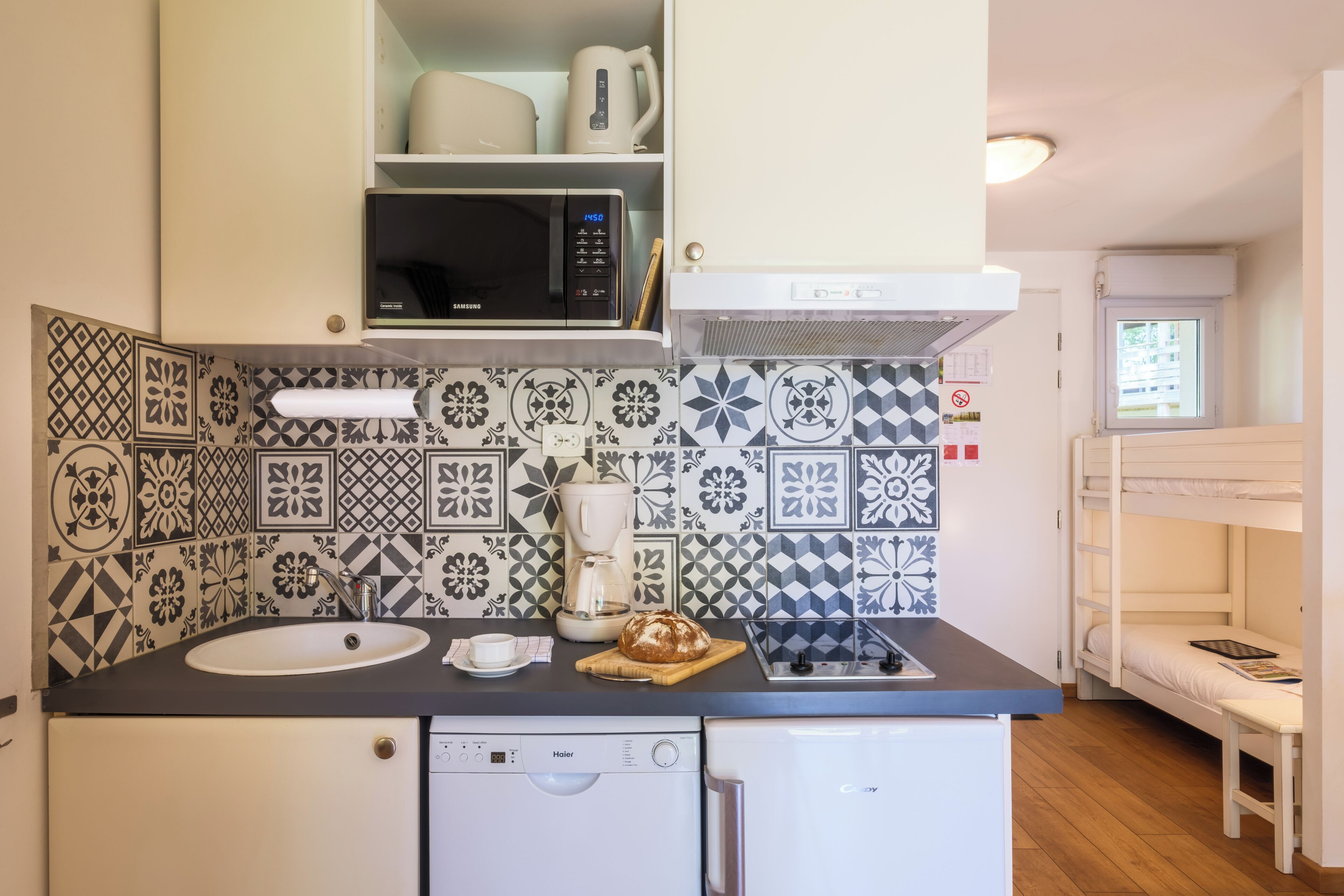 Apartment, 1 Bedroom (4 people) | Private kitchenette | Espresso maker, fridge, microwave, stovetop
