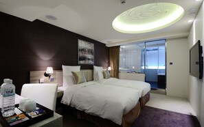 Deluxe Twin Room, 2 Twin Beds | Premium bedding, down comforters, pillowtop beds, in-room safe - V one Vogue Hotel (Taipei)