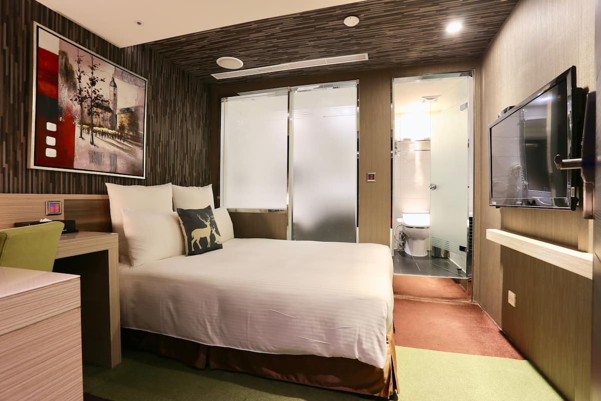 Premium bedding, down duvets, pillow-top beds, in-room safe