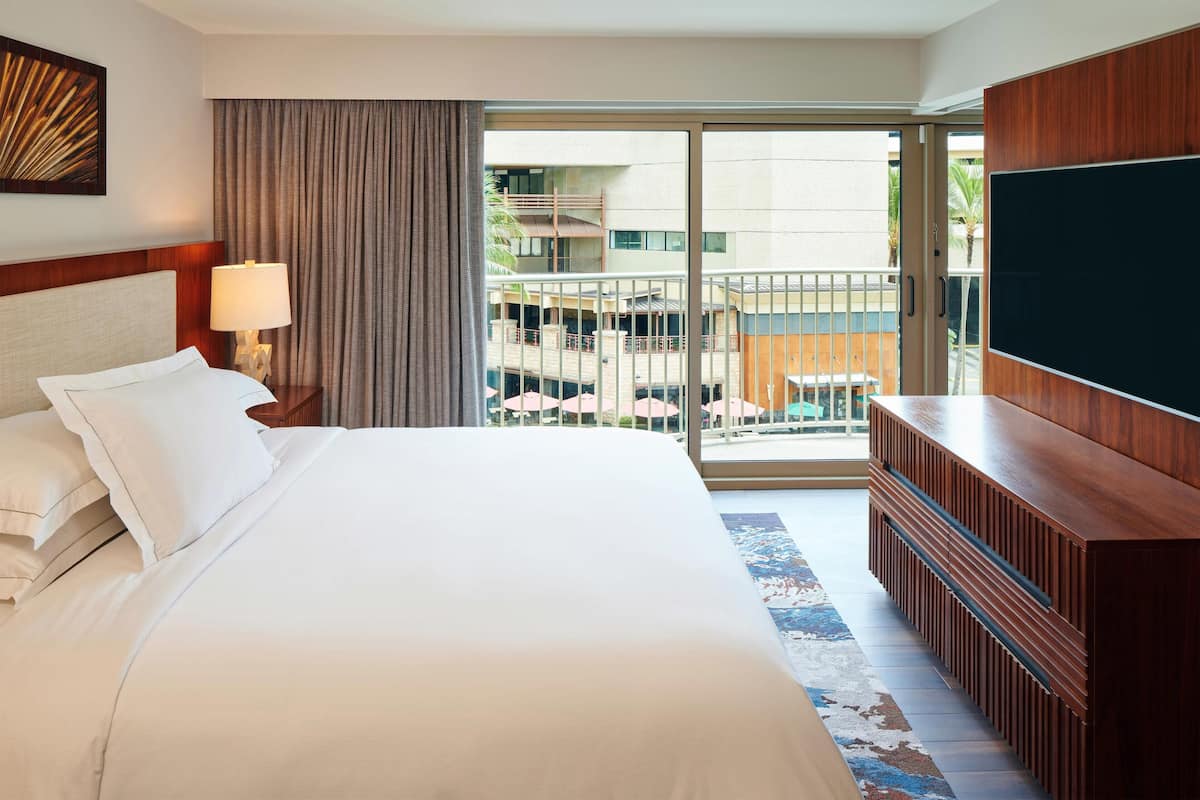 1 bedroom, premium bedding, down comforters, pillowtop beds
