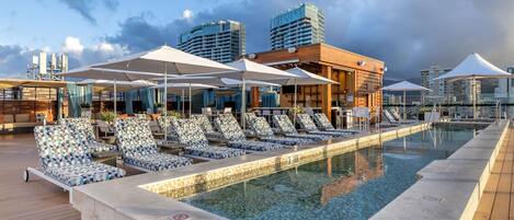 Outdoor pool, sun loungers