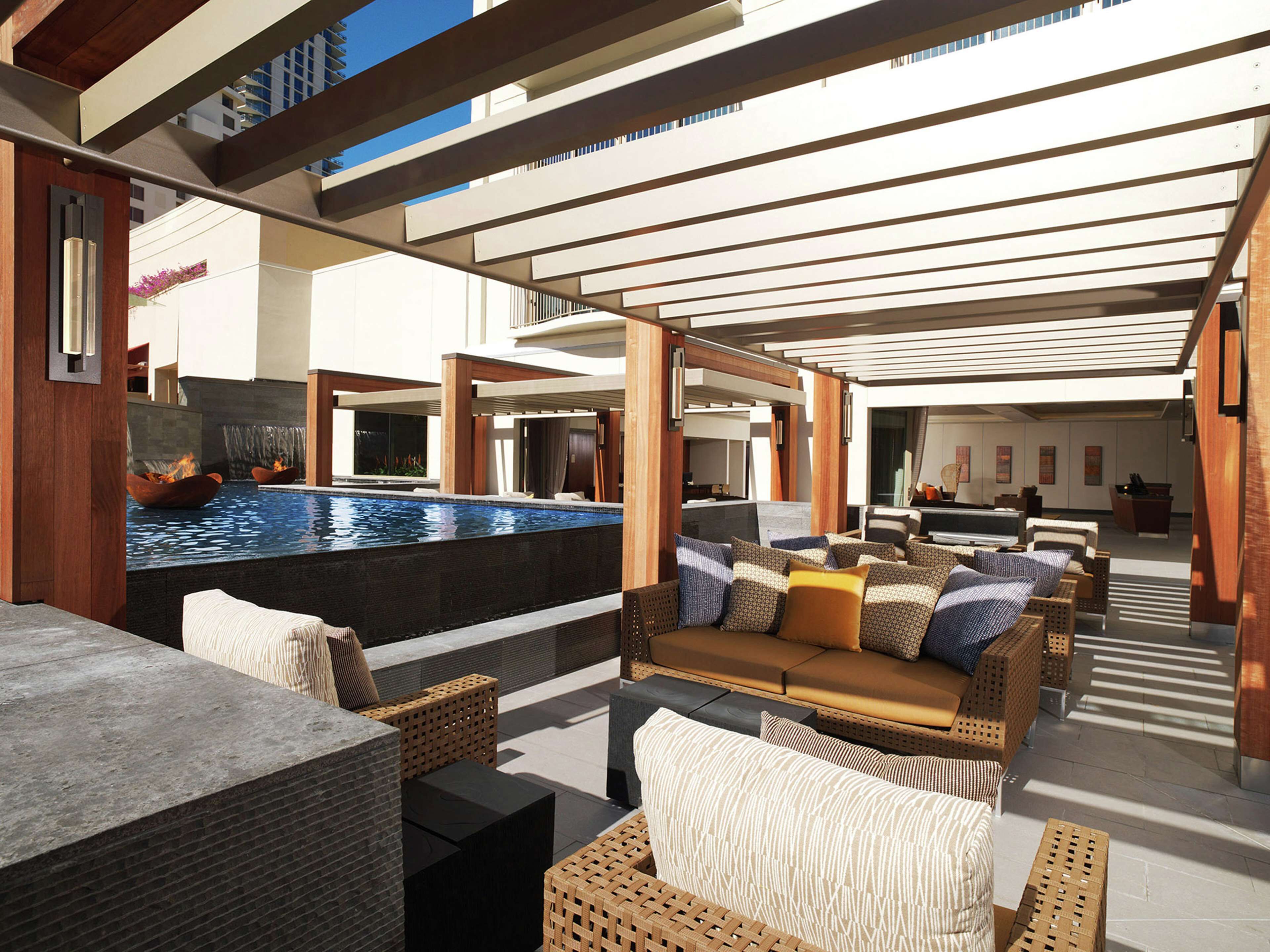 المنشأة من الخارج