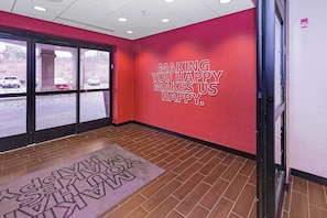 Lobby - Hampton Inn Waynesburg (Waynesburg)