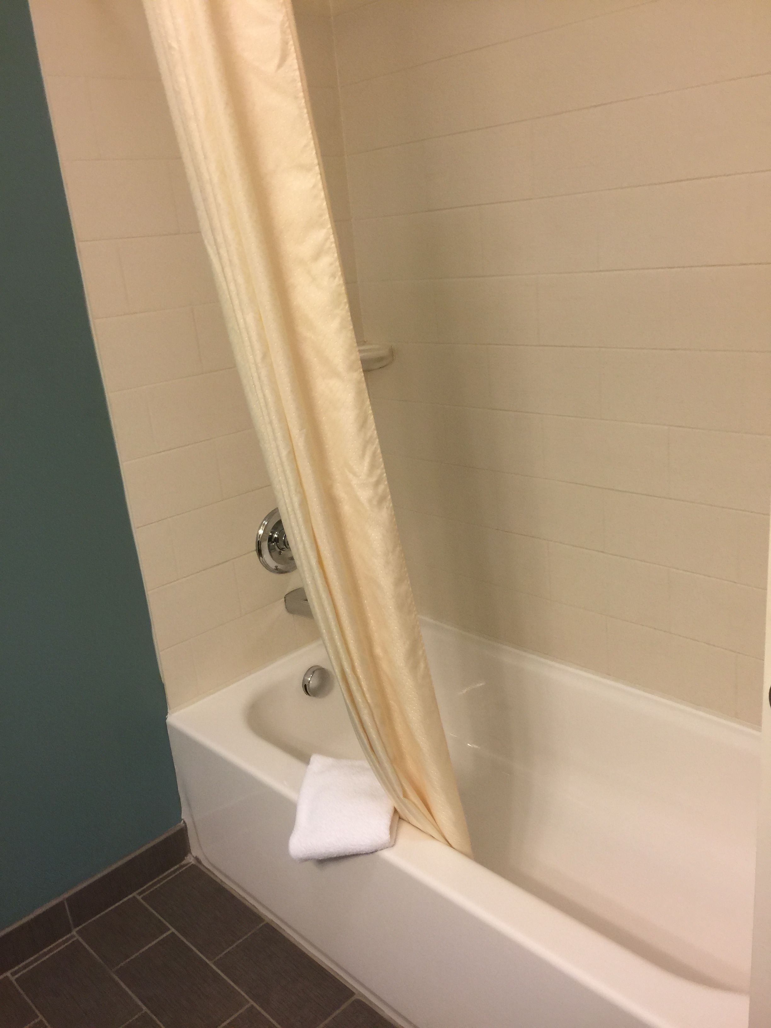 standard room, 2 queen beds, non smoking | deep-soaking bathtub