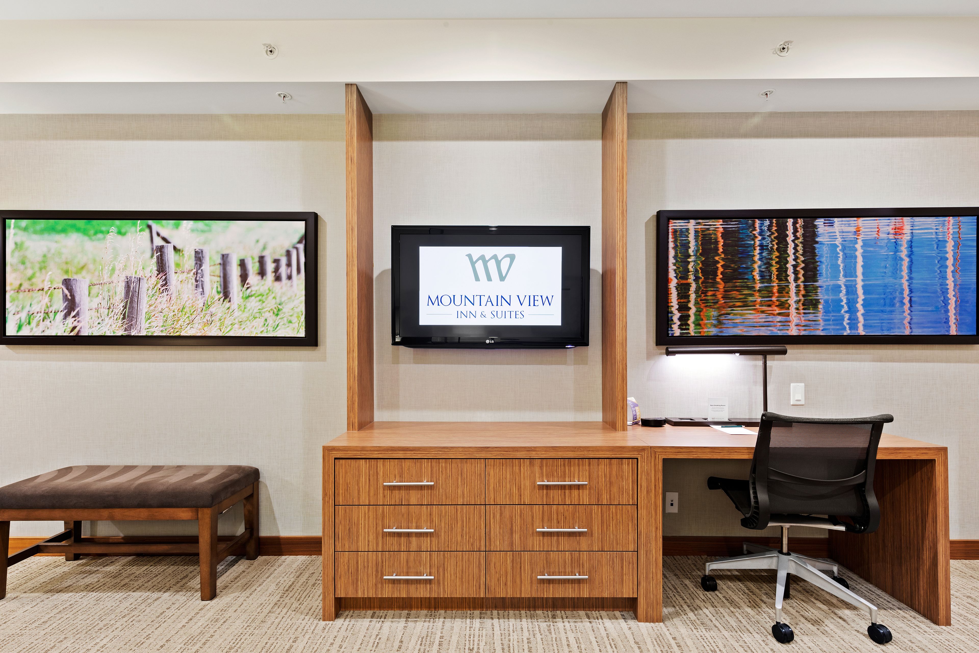 premium bedding, pillow-top beds, in-room safe, desk