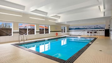 Una piscina cubierta