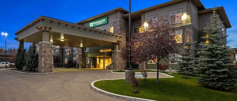 Front of property – evening/night