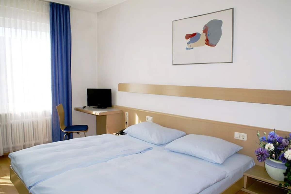 Wifi gratis y ropa de cama 