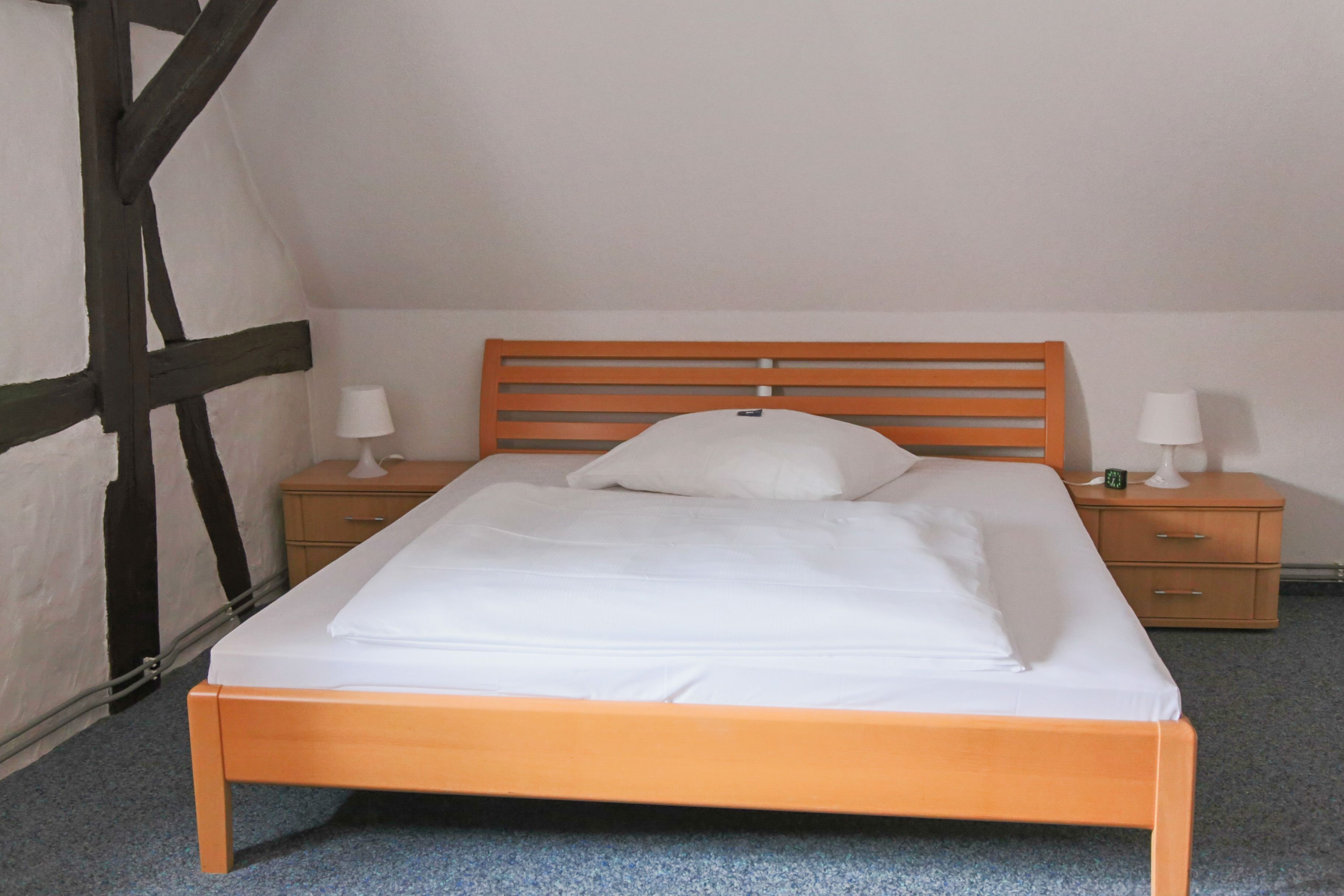 standard double room | desk, iron/ironing board, free wifi, bed sheets
