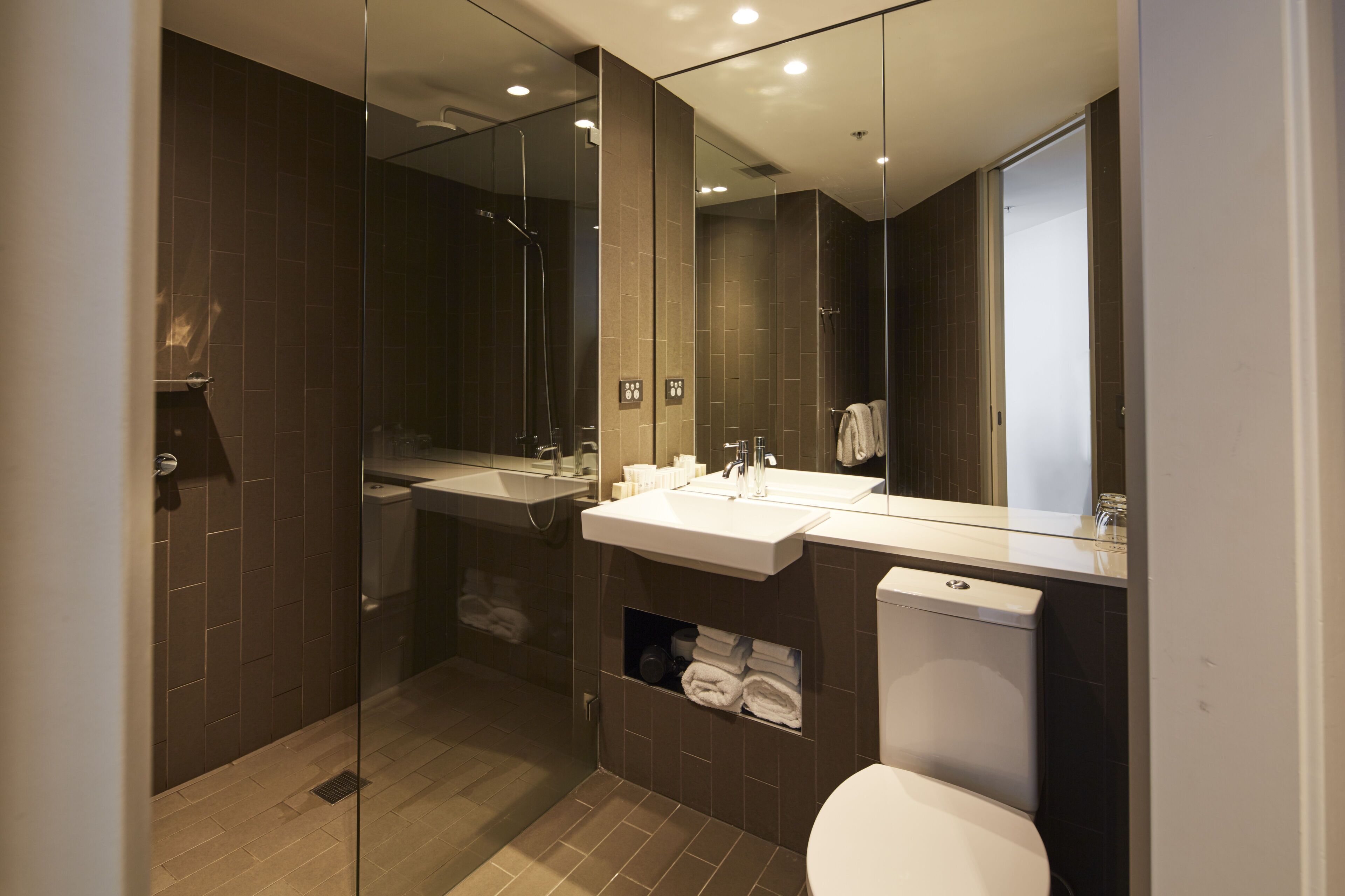 deluxe family suite | down duvets, minibar, in-room safe, desk