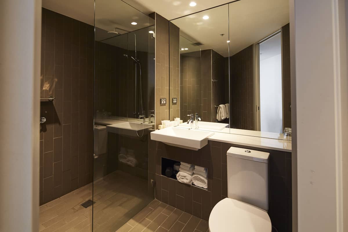 deluxe family suite | down duvets, minibar, in-room safe, desk