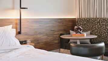 Phòng Executive, 1 giường cỡ king | Chăn bông, minibar, két bảo mật tại phòng, bàn