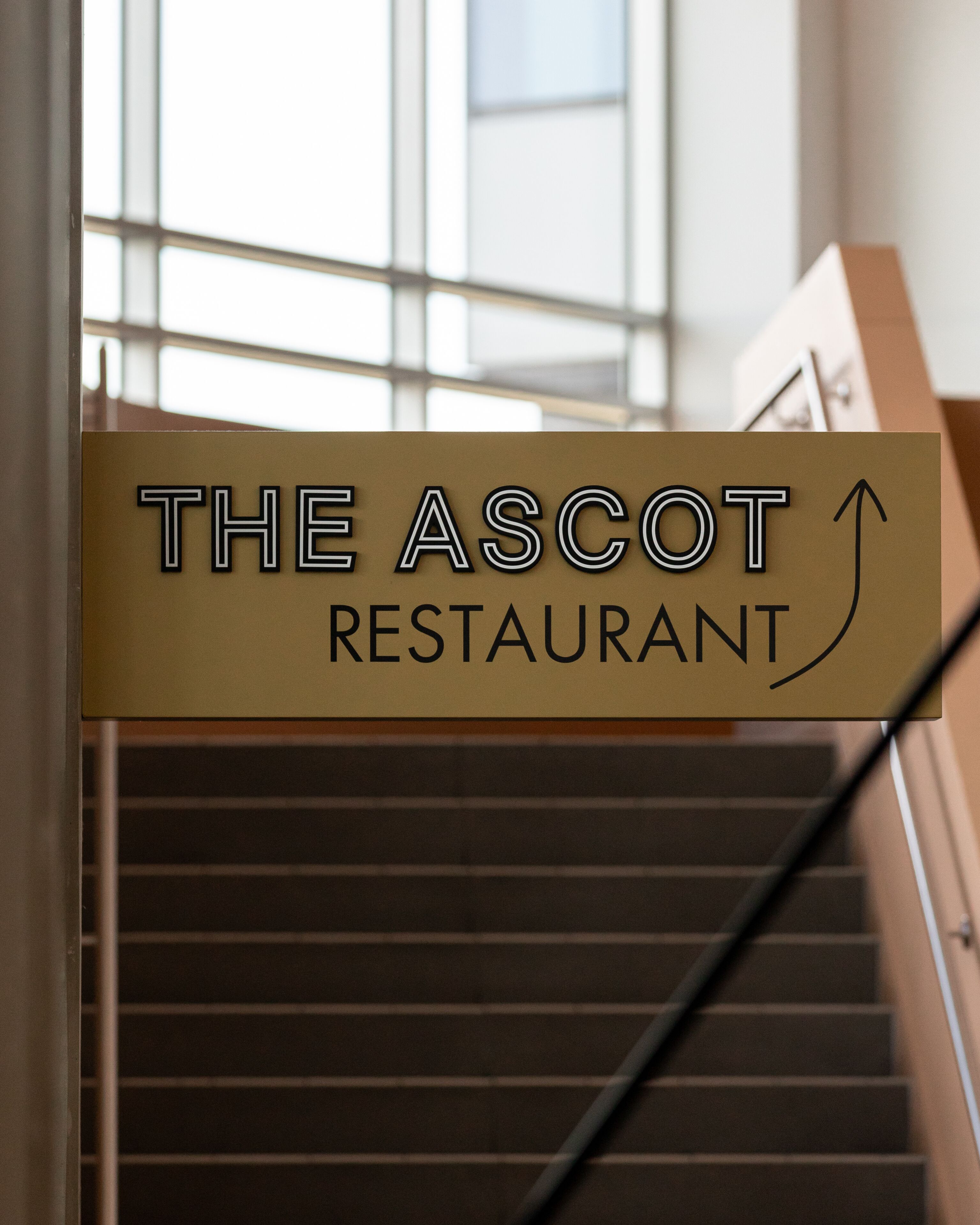 2 restaurants, lunch, dinner served; local and international cuisine