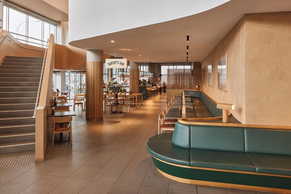 2 restaurants, lunch, dinner served; local and international cuisine 