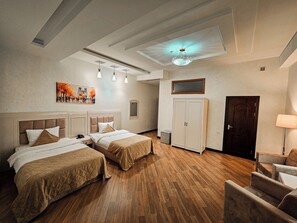 Superior Room | Premium bedding, in-room safe, desk, laptop workspace - Safran Hotel (Baku)