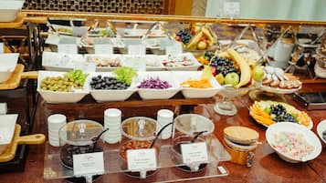 Sudah termasuk sarapan prasmanan setiap hari