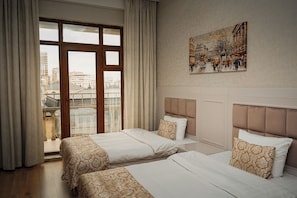 Standard Twin Room | Premium bedding, in-room safe, desk, laptop workspace - Safran Hotel (Baku)