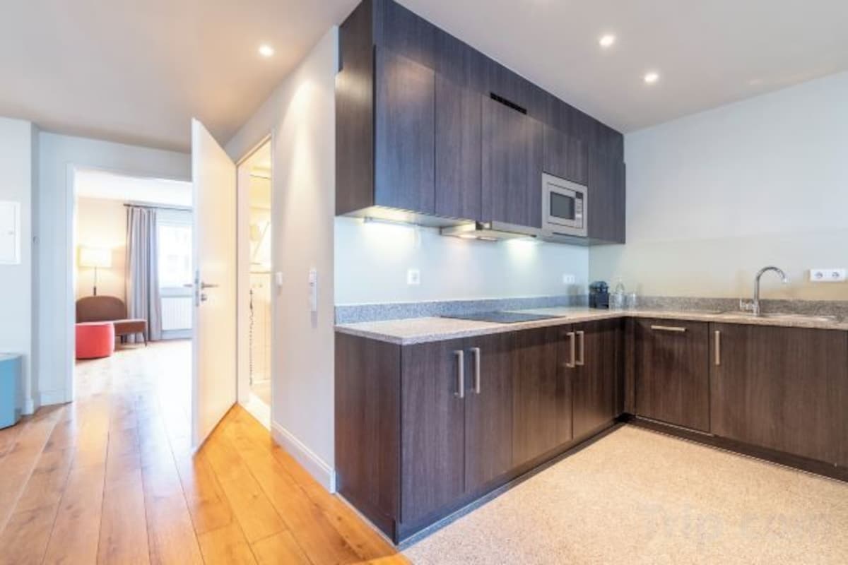 Private kitchen | Espresso maker, fridge, microwave, electric kettle