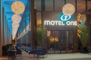 Terrace/patio - Motel One Dresden Am Zwinger (Dresden)