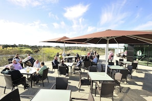 Frühstück, Mittagessen, Abendessen, Blick auf den Golfplatz 