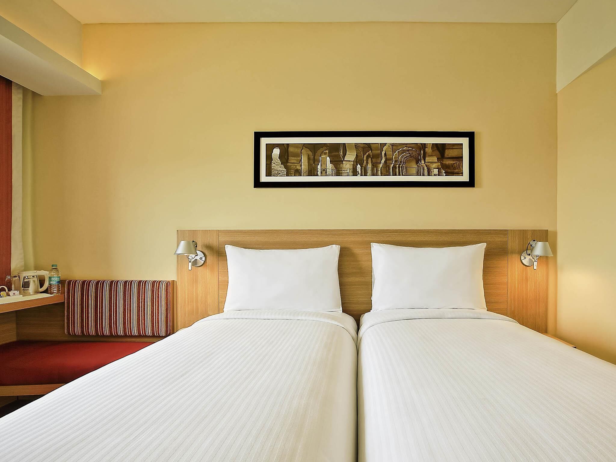 Standard Twin Room, 2 Single Beds | Premium bedding, in-room safe, desk, laptop workspace