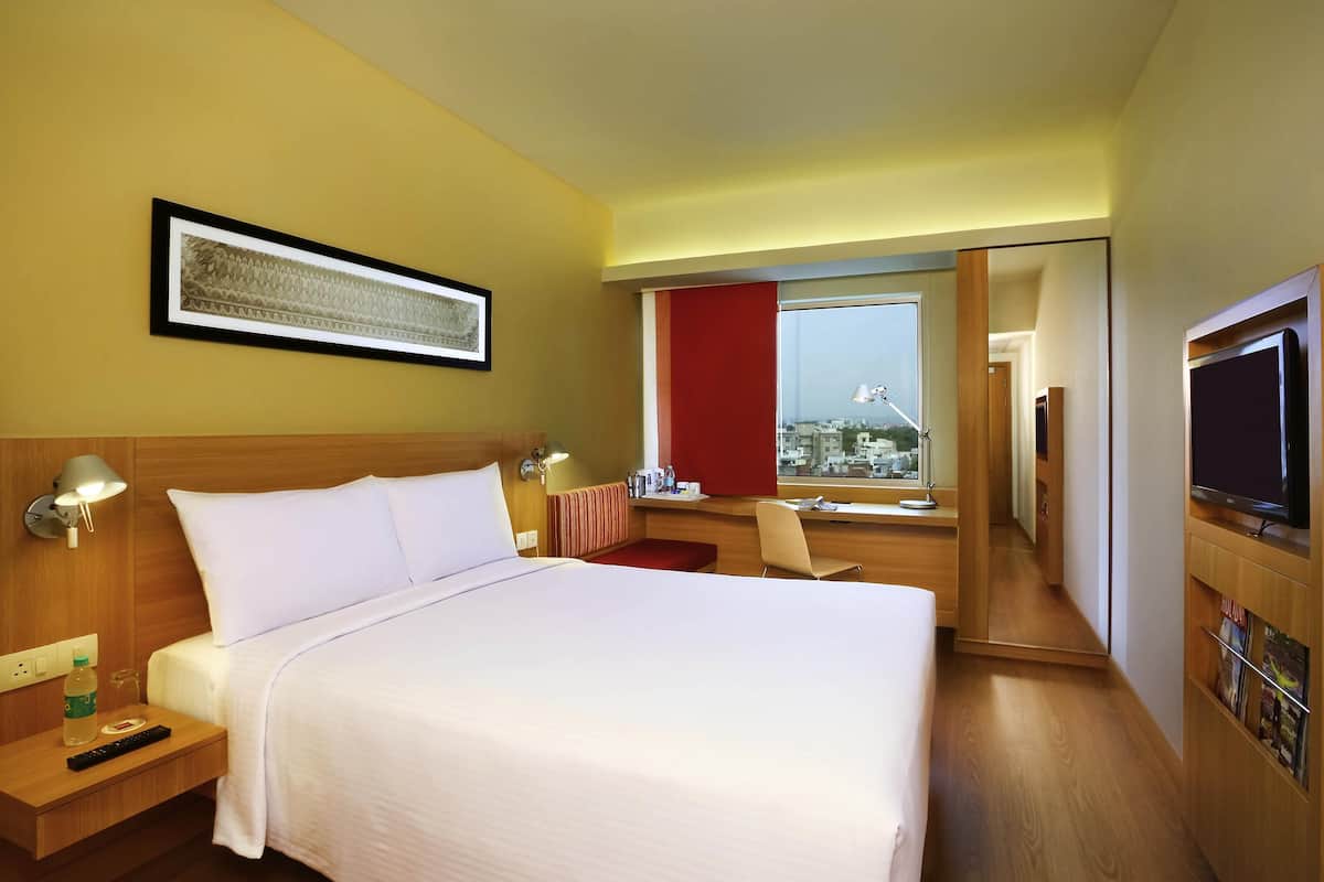 Camera Standard, 1 letto queen | Biancheria da letto di alta qualità, una cassaforte in camera