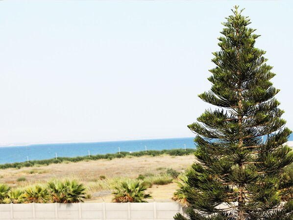 Premium Double Room | Beach/ocean view - Rebioz Hotel (Larnaca)
