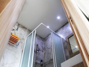 Free WiFi, bed sheets - Rebioz Hotel (Larnaca)