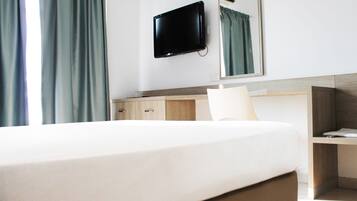 Free WiFi, bed sheets