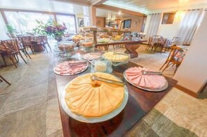 Free daily full breakfast