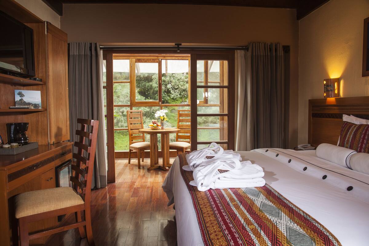 suite, river view | 1 bedroom, premium bedding, in-room safe, desk