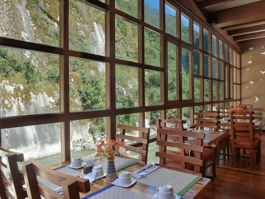 Se sirven desayunos, almuerzos y cenas; cocina internacional