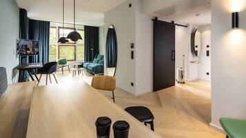 Télévision à écran plat de 43 pouces avec chaßnes par cùble, télévision