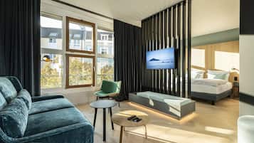 Comfort-Doppelzimmer | Hochwertige Bettwaren, Zimmersafe, laptopgeeigneter Arbeitsplatz