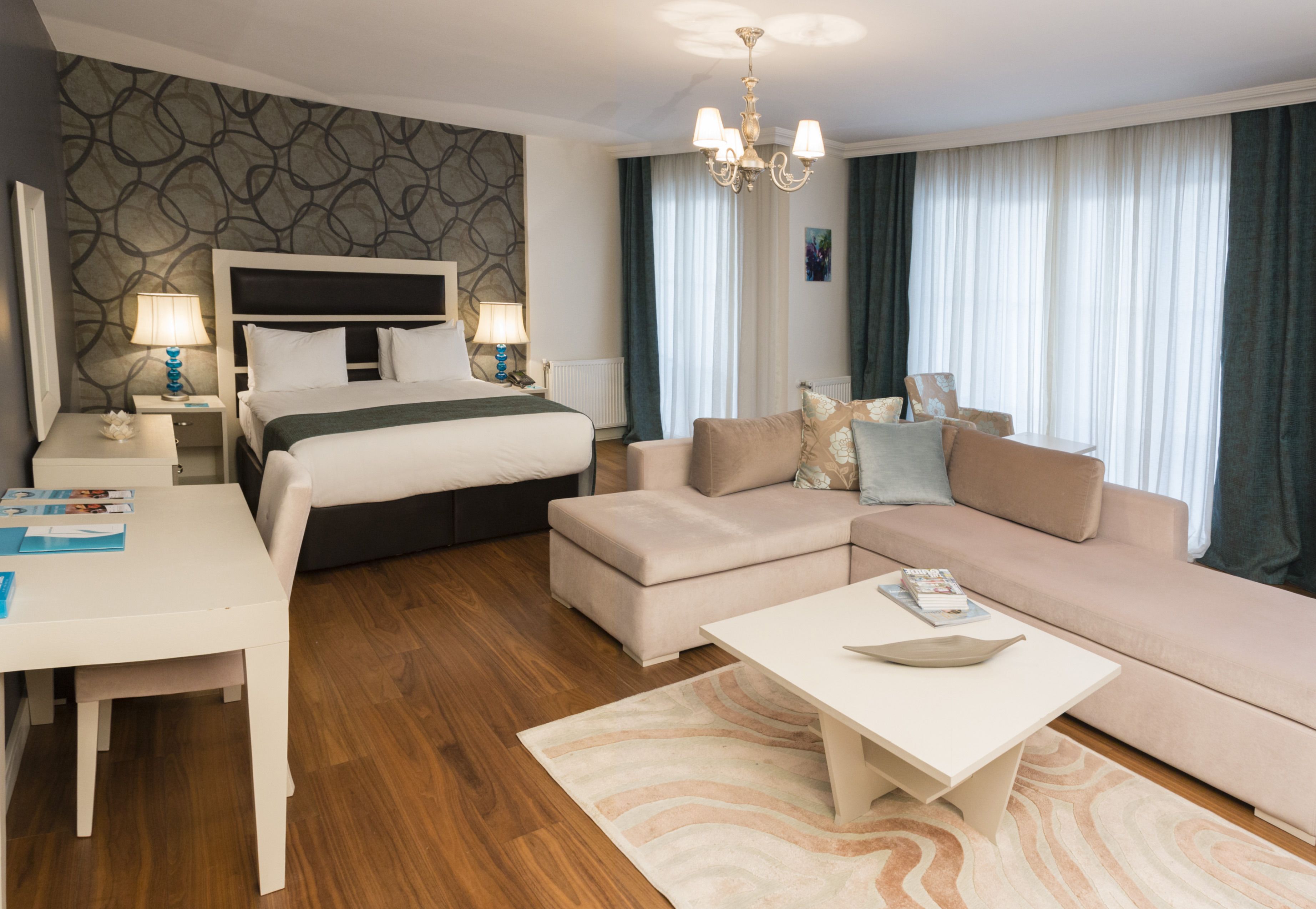 deluxe junior suite | premium bedding, minibar, in-room safe, desk